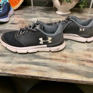 Under armour size 8.5